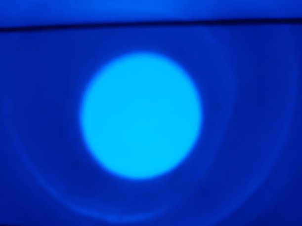 Налобный фонарь с регулируемым фокусом (два света - синий и белый)